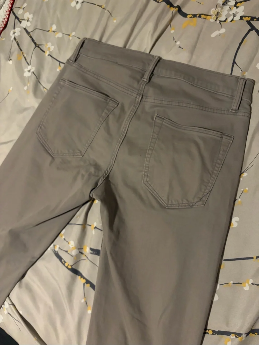 Banana Republic Men’s Gray Slim Fit Chinos in size 32x34